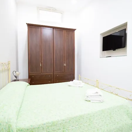 Casa Vacanza Serafino * Катания